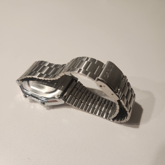 Casio Illuminator Alarm Chrono Digital Watch - Picture 2 of 3